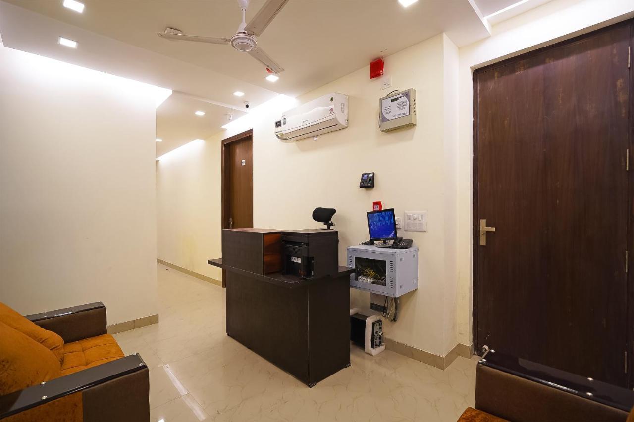 Hotel O Olive Saffron Delhi  Exterior photo
