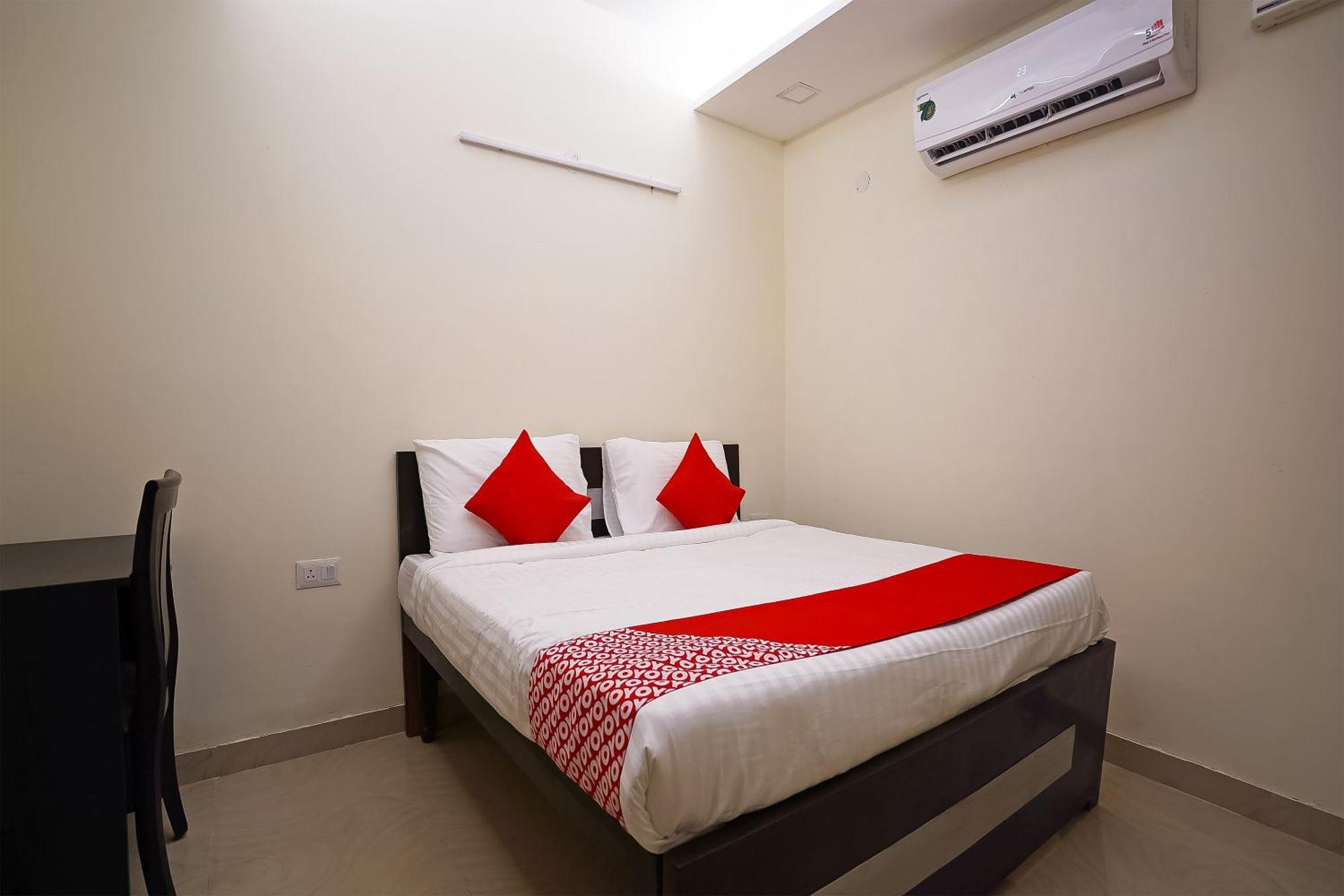 Hotel O Olive Saffron Delhi  Exterior photo
