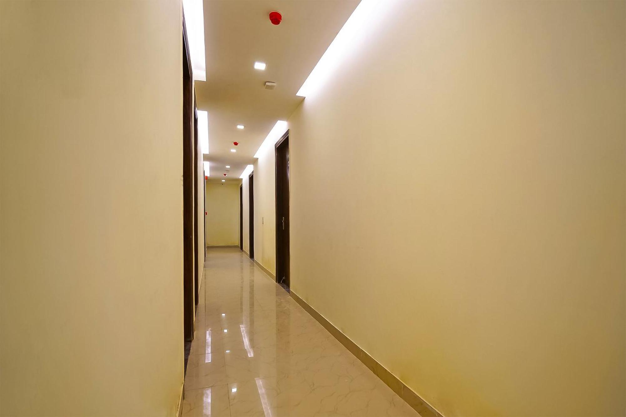 Hotel O Olive Saffron Delhi  Exterior photo